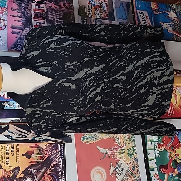 Runners  Shirt - Picture 2 of 4